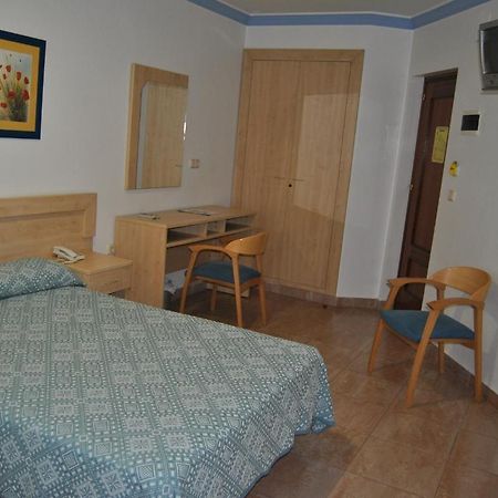 Hostal Blumen อัลเฮซิราส ภายนอก รูปภาพ